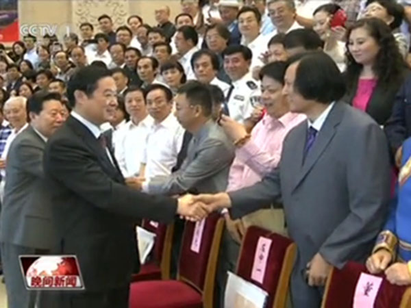 2016年6月13日至15日，中國民間文藝家協(xié)會(huì)第九次全國代表大會(huì)在北京京西賓館隆重舉行，中央政治局委員、書記處書記，中宣部部長劉奇葆，中國文聯(lián)主席孫家正，中國民間文藝家協(xié)會(huì)主席潘魯生等各級(jí)領(lǐng)導(dǎo)參加。華藝雕塑董事長傅紹相參加代表大會(huì)，并與劉奇葆部長親切握手。