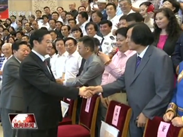 2016年6月13日至15日，中國民間文藝家協(xié)會第九次全國代表大會在北京京西賓館隆重舉行，中央政治局委員、書記處書記，中宣部部長劉奇葆，中國文聯(lián)主席孫家正，中國民間文藝家協(xié)會主席潘魯生等各級領(lǐng)導(dǎo)參加。華藝雕塑董事長傅紹相參加代表大會，并與劉奇葆部長親切握手。